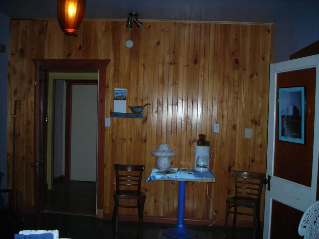 Gite Des Hauteurs Et Cafe De La Place Saint Zenon Room photo