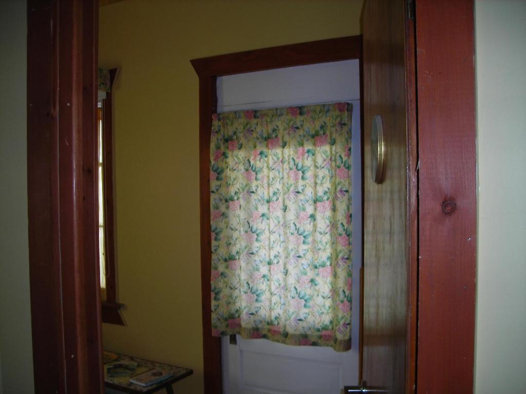 Gite Des Hauteurs Et Cafe De La Place Saint Zenon Room photo